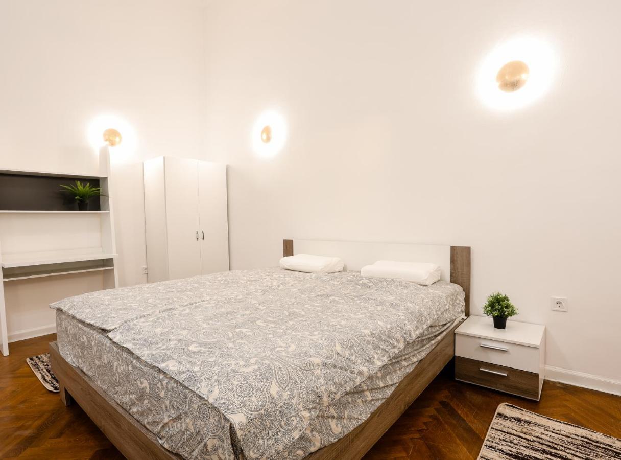 Apartment Chain Bridge Center Dorothea