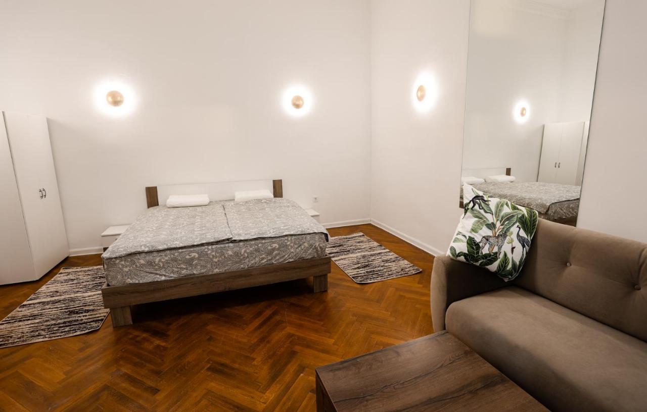 Apartment Chain Bridge Center Dorothea