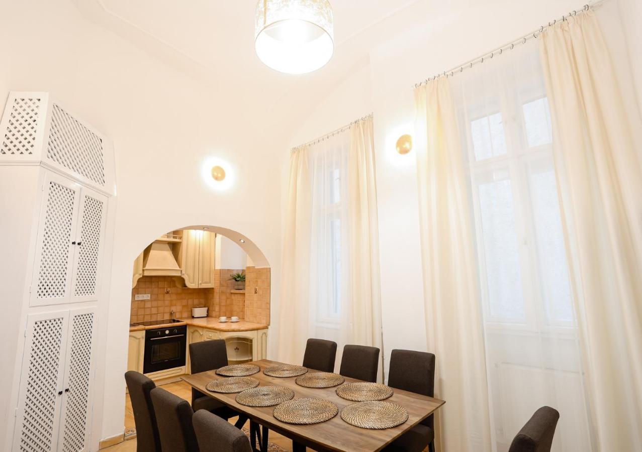 Apartment Chain Bridge Center Dorothea Budapest