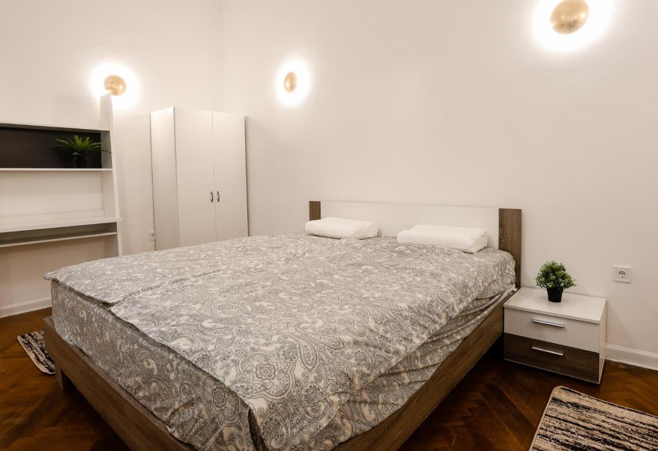 Apartment Chain Bridge Center Dorothea