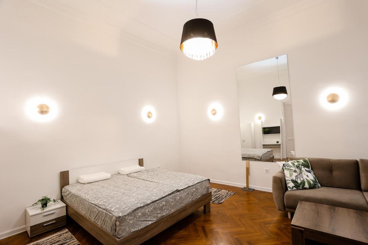 Apartment Chain Bridge Center Dorothea
